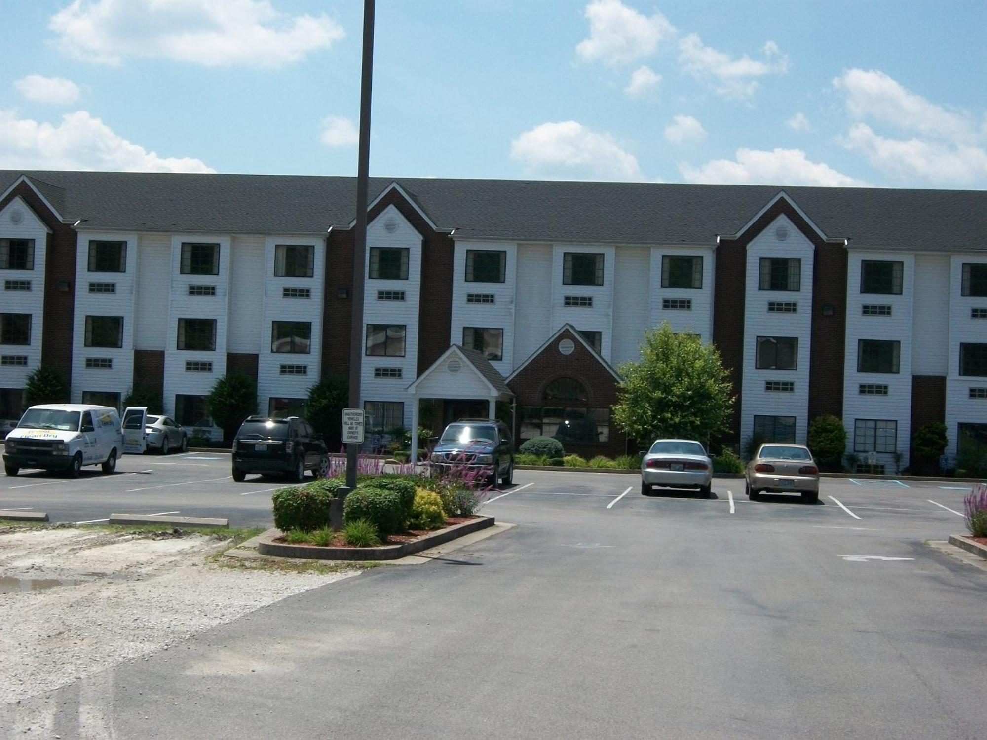 Quality Inn & Suites Prestonsburg Bagian luar foto